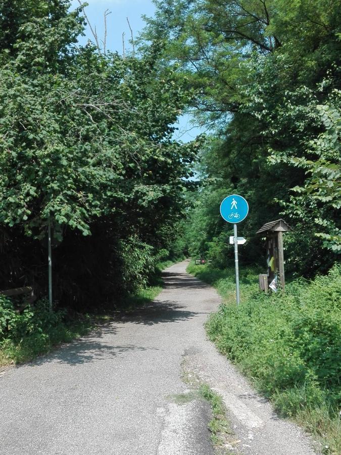 Il Casolare Del Medio Olona Bed & Breakfast Fagnano Olona Bagian luar foto