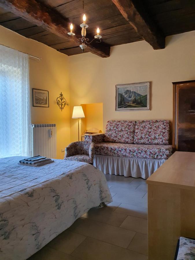 Il Casolare Del Medio Olona Bed & Breakfast Fagnano Olona Bagian luar foto